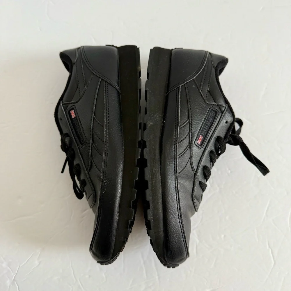 Reebok Black Athletic Sneakers with Cushioned Sole